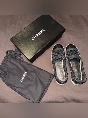 CHANEL Espadrilles